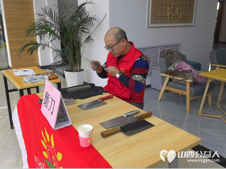 长治市阳光困境儿童帮扶协会走进长治市潞洲区潞才社区开展义务理发志愿服务活动 - 第19张 - 山西公益人 长治市阳光困境儿童帮扶协会走进长治市潞洲区潞才社区开展义务理发志愿服务活动 - 第19张