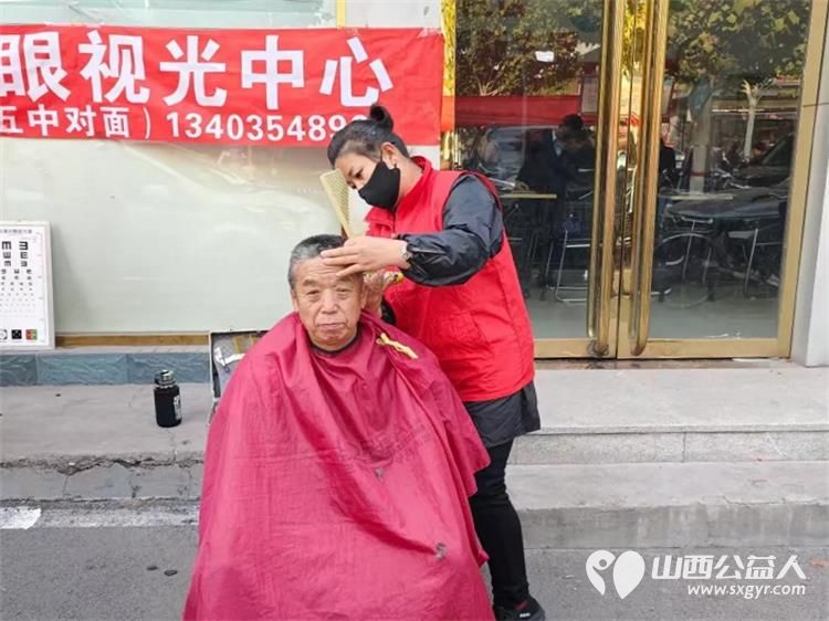 介休市敬老协会健康活动暖人心11月6日走进东南街道段家巷社区、福源老年康复服务中心服务老人 - 第21张 - 山西公益人 介休市敬老协会健康活动暖人心11月6日走进东南街道段家巷社区、福源老年康复服务中心服务老人 - 第21张