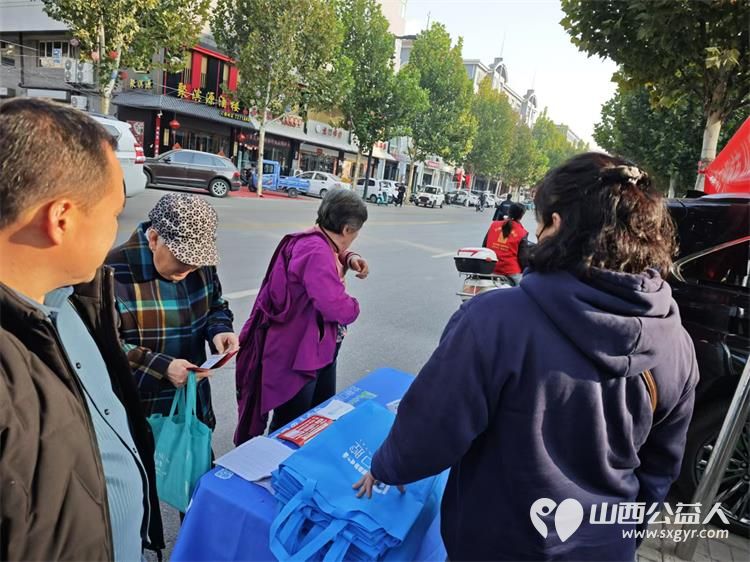 介休市敬老协会健康活动暖人心11月6日走进东南街道段家巷社区、福源老年康复服务中心服务老人 - 第9张 - 山西公益人 介休市敬老协会健康活动暖人心11月6日走进东南街道段家巷社区、福源老年康复服务中心服务老人 - 第9张