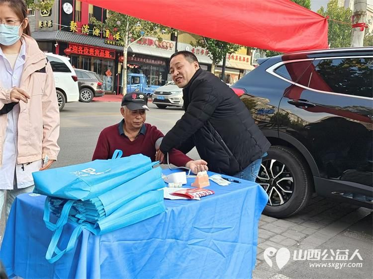 介休市敬老协会健康活动暖人心11月6日走进东南街道段家巷社区、福源老年康复服务中心服务老人 - 第10张 - 山西公益人 介休市敬老协会健康活动暖人心11月6日走进东南街道段家巷社区、福源老年康复服务中心服务老人 - 第10张