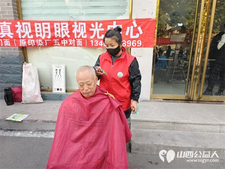 介休市敬老协会健康活动暖人心11月6日走进东南街道段家巷社区、福源老年康复服务中心服务老人 - 第20张 - 山西公益人 介休市敬老协会健康活动暖人心11月6日走进东南街道段家巷社区、福源老年康复服务中心服务老人 - 第20张