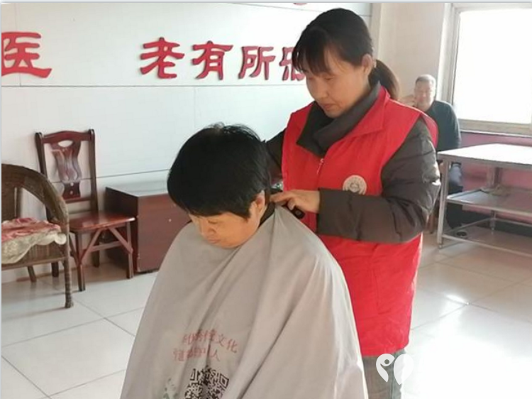 介休市敬老协会健康活动暖人心11月6日走进东南街道段家巷社区、福源老年康复服务中心服务老人 - 第6张 - 山西公益人 介休市敬老协会健康活动暖人心11月6日走进东南街道段家巷社区、福源老年康复服务中心服务老人 - 第6张
