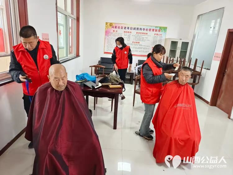 介休市敬老协会“孝善行”之敬老爱老助老行动11月9日走进张兰镇沟底社区、南窑头小区、东风社区 - 第5张 - 山西公益人 介休市敬老协会“孝善行”之敬老爱老助老行动11月9日走进张兰镇沟底社区、南窑头小区、东风社区 - 第5张