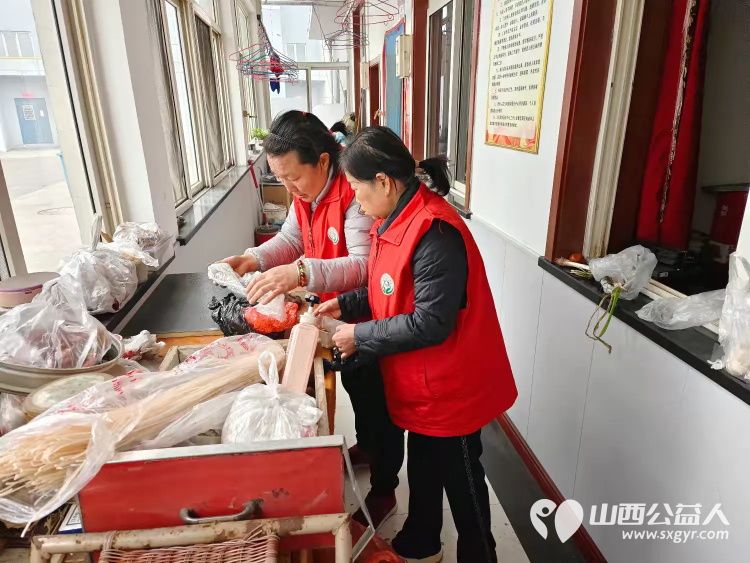 介休市敬老协会“孝善行”之敬老爱老助老行动11月9日走进张兰镇沟底社区、南窑头小区、东风社区 - 第19张 - 山西公益人 介休市敬老协会“孝善行”之敬老爱老助老行动11月9日走进张兰镇沟底社区、南窑头小区、东风社区 - 第19张