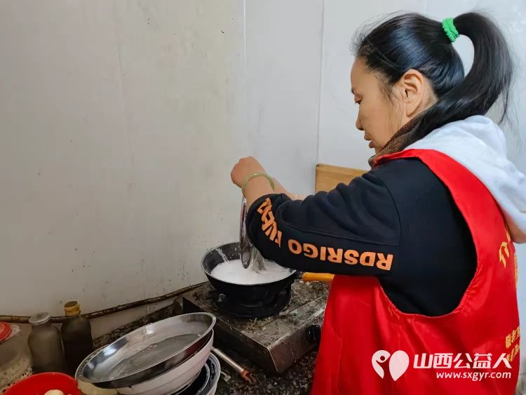 介休市敬老协会“孝善行”之敬老爱老助老行动11月9日走进张兰镇沟底社区、南窑头小区、东风社区 - 第26张 - 山西公益人 介休市敬老协会“孝善行”之敬老爱老助老行动11月9日走进张兰镇沟底社区、南窑头小区、东风社区 - 第26张