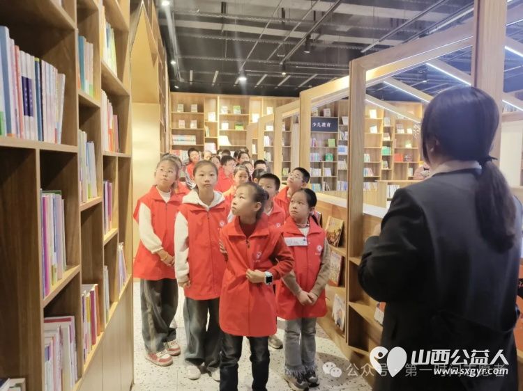 书香润童心志愿传文明盐湖区第一时间志愿者协会联合汲盐书馆组织小小图书管理员志愿服务活动 - 第3张