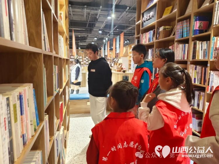 书香润童心志愿传文明盐湖区第一时间志愿者协会联合汲盐书馆组织小小图书管理员志愿服务活动 - 第7张