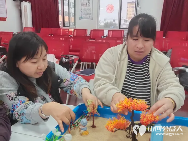 尖草坪区妇联朝阳社区爱心妈妈工作站为爱心妈妈志愿者开展沉浸式团体沙盘赋能系列培训 - 第11张 - 山西公益人 尖草坪区妇联朝阳社区爱心妈妈工作站为爱心妈妈志愿者开展沉浸式团体沙盘赋能系列培训 - 第11张