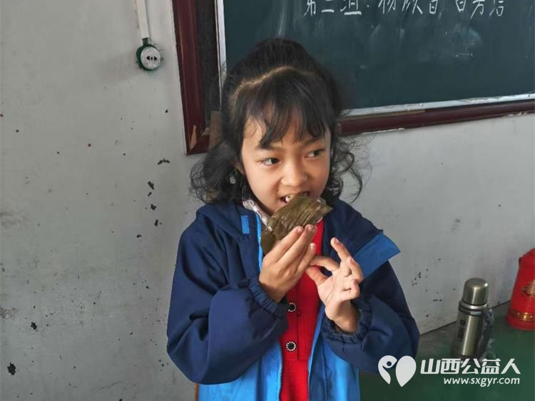 蟹状元粽香四溢传递温情满人间 太原市龙城义工联合上海蟹状元企业发展有限公司去五台山石咀小学慰问困境学生 - 第13张