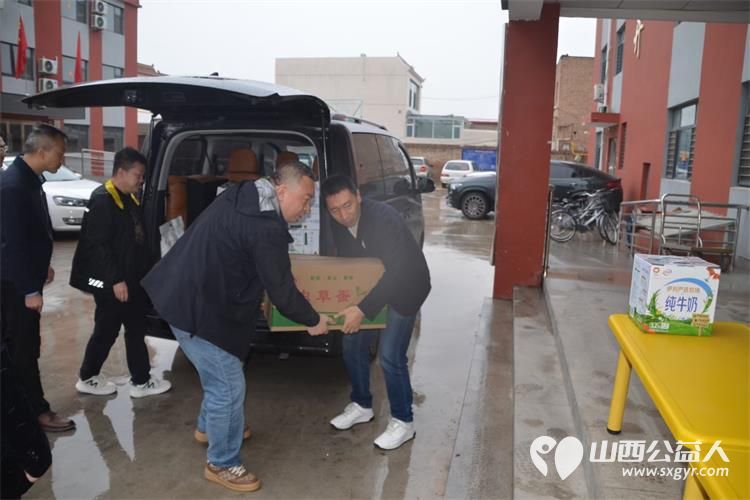 感谢农工党太原市直第九支部委员会莅临太原市灵星社区服务中心阳曲校区了解孩子们的康复训练为孩子们捐赠米面油鸡蛋等生活用品 - 第8张 - 山西公益人 感谢农工党太原市直第九支部委员会莅临太原市灵星社区服务中心阳曲校区了解孩子们的康复训练为孩子们捐赠米面油鸡蛋等生活用品 - 第8张