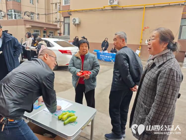 健康活动暖人心2024年11月14日介休市敬老协会组织志愿者走进北关街道朝阳路社区为社区老人及行动不便的老人爱心理发健康义诊服务 - 第17张 - 山西公益人 健康活动暖人心2024年11月14日介休市敬老协会组织志愿者走进北关街道朝阳路社区为社区老人及行动不便的老人爱心理发健康义诊服务 - 第17张