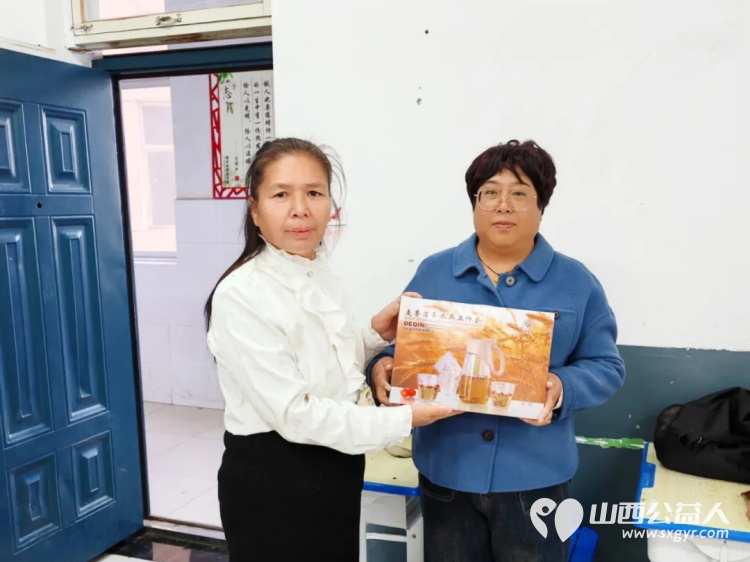 长治正能量公益协会海燕教育培训团队开展了慰问活动为学员们发放了精心准备的慰问品 - 第19张 - 山西公益人 长治正能量公益协会海燕教育培训团队开展了慰问活动为学员们发放了精心准备的慰问品 - 第19张