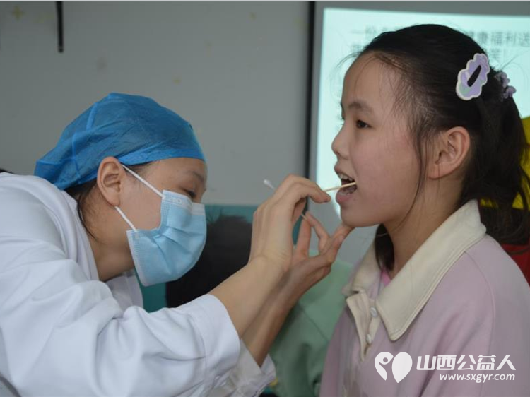 太原市可睦口腔组织医生在太原市灵星社区服务中心阳曲校区对孤独症孩子进行口腔保健知识普及和义诊 - 第6张 - 山西公益人 太原市可睦口腔组织医生在太原市灵星社区服务中心阳曲校区对孤独症孩子进行口腔保健知识普及和义诊 - 第6张