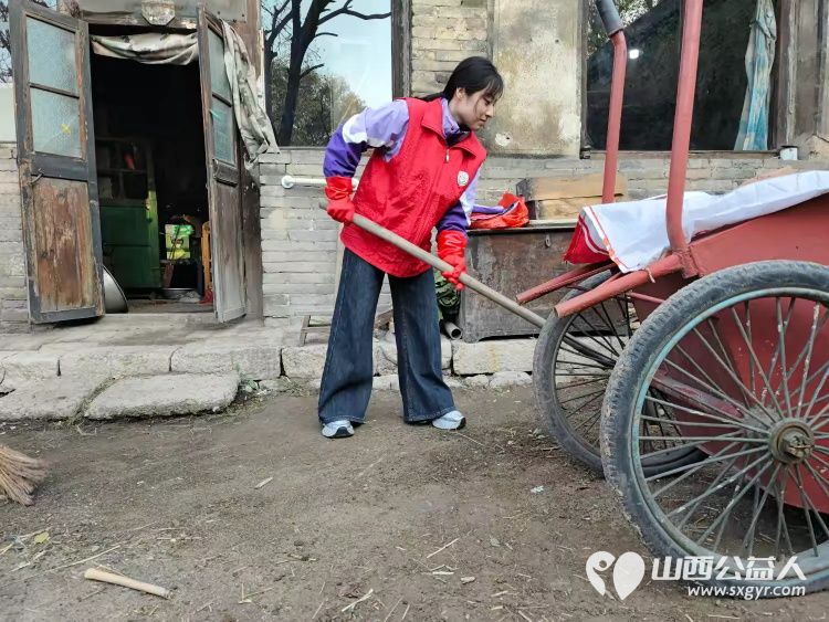 介休市敬老协会敬老爱老助老行动在洪山镇南两水村入户特困老人87岁任金明家中 - 第9张 - 山西公益人 介休市敬老协会敬老爱老助老行动在洪山镇南两水村入户特困老人87岁任金明家中 - 第9张
