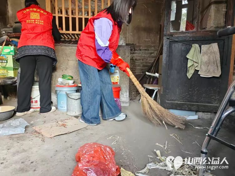 介休市敬老协会敬老爱老助老行动在洪山镇南两水村入户特困老人87岁任金明家中 - 第11张 - 山西公益人 介休市敬老协会敬老爱老助老行动在洪山镇南两水村入户特困老人87岁任金明家中 - 第11张