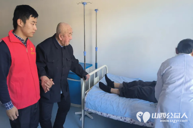 爱满金晖心系桑榆 石楼县青联委员、青年志愿者前往石楼县敬老院开展志愿服务活动 - 第5张