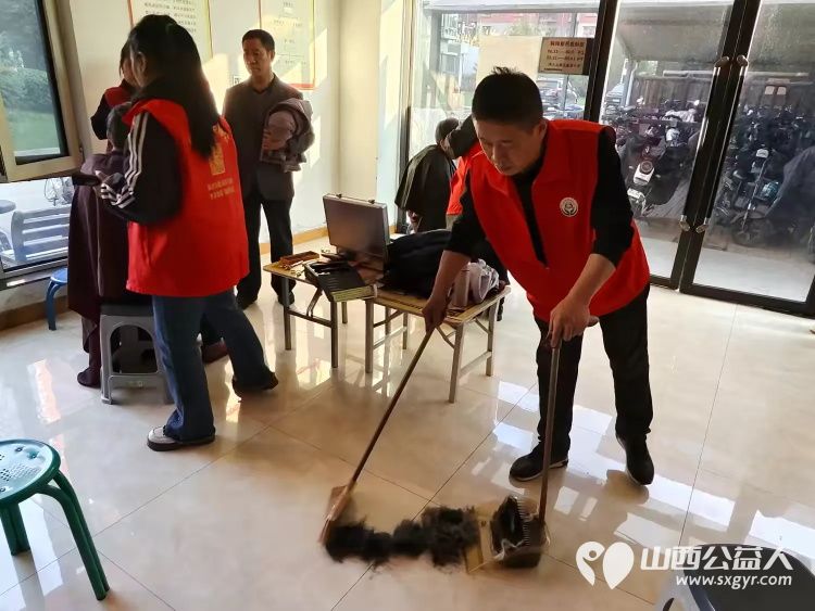 2024年11月20日介休市敬老协会孝善行活动走进北坛街道文苑街社区为社区老人爱心理发健康义诊服务活动 - 第25张 - 山西公益人 2024年11月20日介休市敬老协会孝善行活动走进北坛街道文苑街社区为社区老人爱心理发健康义诊服务活动 - 第25张