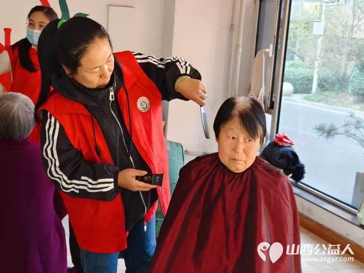 2024年11月20日介休市敬老协会孝善行活动走进北坛街道文苑街社区为社区老人爱心理发健康义诊服务活动 - 第21张 - 山西公益人 2024年11月20日介休市敬老协会孝善行活动走进北坛街道文苑街社区为社区老人爱心理发健康义诊服务活动 - 第21张