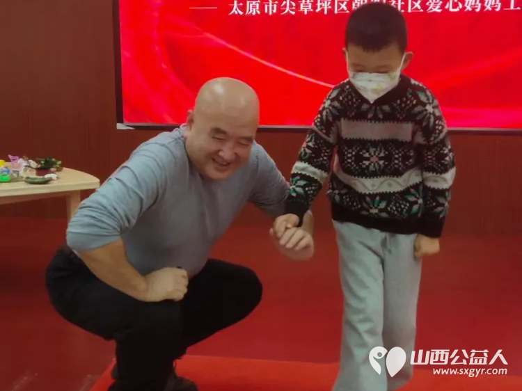 尖草坪区妇联应用沉浸式团体沙盘心理技术为爱心妈妈赋能培训在朝阳社区进行苏延恒老师张建宏老师为爱心妈妈志愿者提供了团体沙盘服务 - 第5张 - 山西公益人 尖草坪区妇联应用沉浸式团体沙盘心理技术为爱心妈妈赋能培训在朝阳社区进行苏延恒老师张建宏老师为爱心妈妈志愿者提供了团体沙盘服务 - 第5张