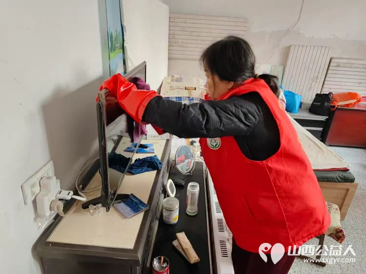 介休市敬老协会敬老爱老助老行动在连福镇义和堡入户特困83岁王士功老人家中 - 第10张 - 山西公益人 介休市敬老协会敬老爱老助老行动在连福镇义和堡入户特困83岁王士功老人家中 - 第10张