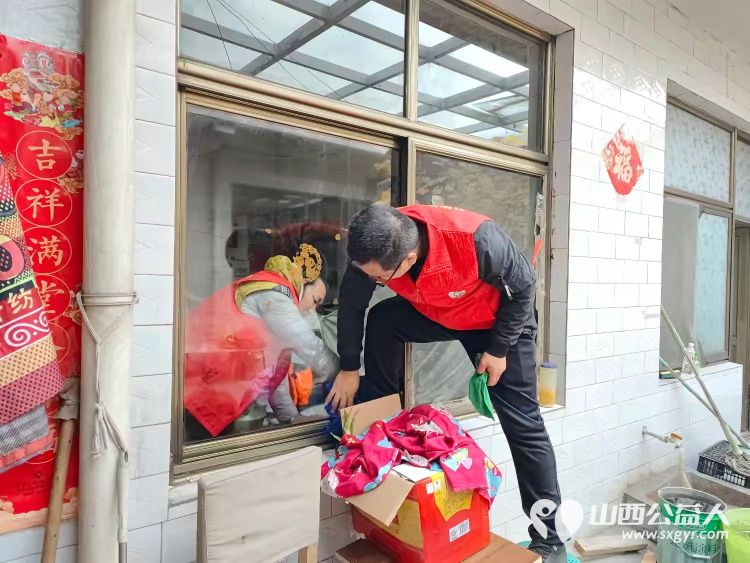 介休市敬老协会敬老爱老助老行动入户连福镇化家窑村特困86岁张天生老人家中 - 第9张 - 山西公益人 介休市敬老协会敬老爱老助老行动入户连福镇化家窑村特困86岁张天生老人家中 - 第9张