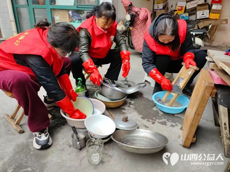 介休市敬老协会敬老爱老助老行动入户连福镇化家窑村特困86岁张天生老人家中 - 第3张 - 山西公益人 介休市敬老协会敬老爱老助老行动入户连福镇化家窑村特困86岁张天生老人家中 - 第3张