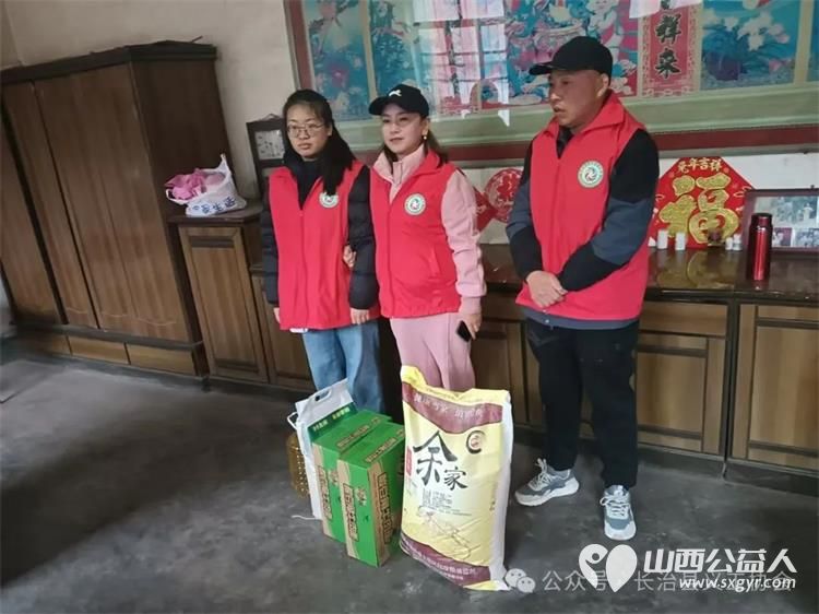 走访慰问贫困户真情帮扶暖人心 长治市上党区义工协会组织开展爱暖人心困难家庭走访南和村慰问活动送去米面油方便面等慰问品 - 第5张