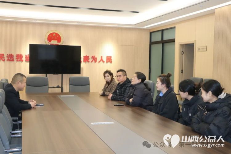 爱心棉被情暖冬日 爱心人士范博红、张弘、刘少华联合山西梁家匠装饰有限公司为盐湖区第一时间志愿者协会捐赠25床暖冬棉被及被套 - 第4张 - 山西公益人 爱心棉被情暖冬日 爱心人士范博红、张弘、刘少华联合山西梁家匠装饰有限公司为盐湖区第一时间志愿者协会捐赠25床暖冬棉被及被套 - 第4张