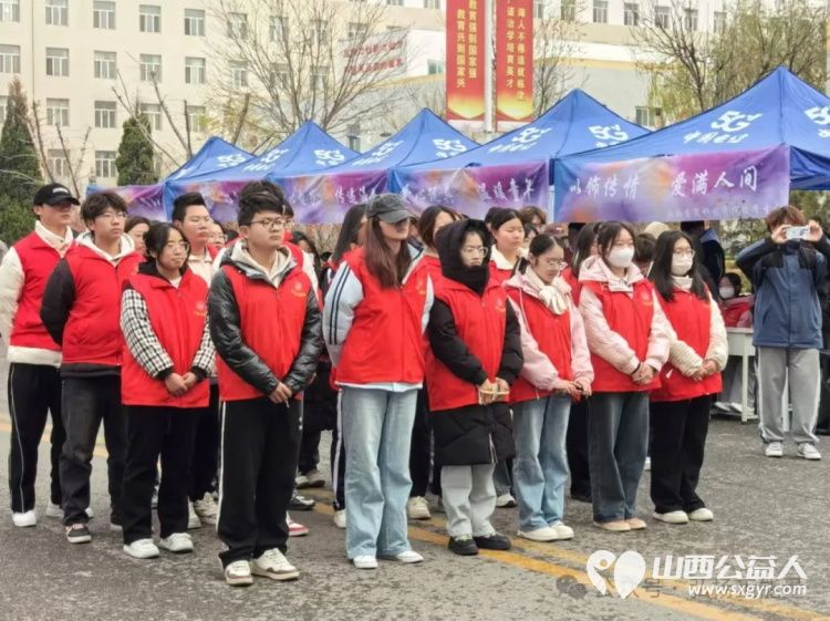 正能量公益主任罗春江莅临山西应用科技学院出席了记忆留痕爱心启航捐赠活动的开幕式 - 第4张 - 山西公益人 正能量公益主任罗春江莅临山西应用科技学院出席了记忆留痕爱心启航捐赠活动的开幕式 - 第4张