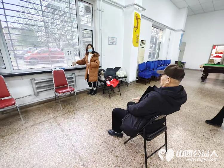 志愿服务进社区健康活动暖人心11月27日介休市敬老协会走进西南街道裕华路社区为老人爱心理发、健康义诊 - 第18张 - 山西公益人 志愿服务进社区健康活动暖人心11月27日介休市敬老协会走进西南街道裕华路社区为老人爱心理发、健康义诊 - 第18张