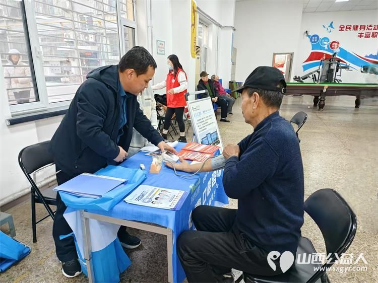 志愿服务进社区健康活动暖人心11月27日介休市敬老协会走进西南街道裕华路社区为老人爱心理发、健康义诊 - 第15张 - 山西公益人 志愿服务进社区健康活动暖人心11月27日介休市敬老协会走进西南街道裕华路社区为老人爱心理发、健康义诊 - 第15张