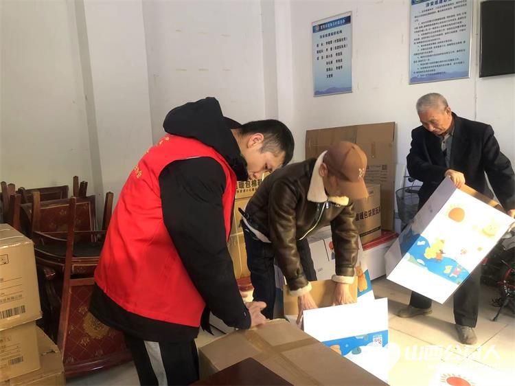 寒冬将临爱暖童心在路上 长治市阳光困境儿童帮扶协会联合壹基金温暖包活动筹集到五十个壹基金温暖包----2024壹基金温暖包分装活动 - 第5张