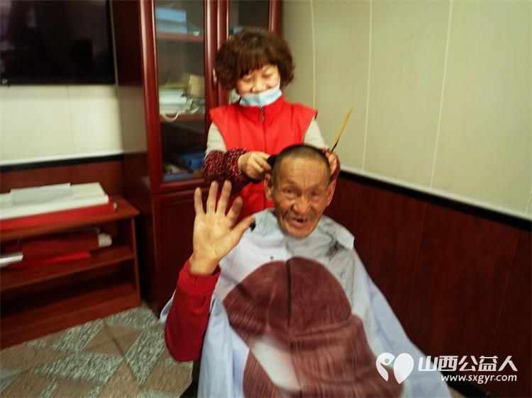 介休市敬老协会2024年11月30日敬老爱老助老行动在义安镇沙堡村举行为老人爱心理发义诊 - 第25张 - 山西公益人 介休市敬老协会2024年11月30日敬老爱老助老行动在义安镇沙堡村举行为老人爱心理发义诊 - 第25张