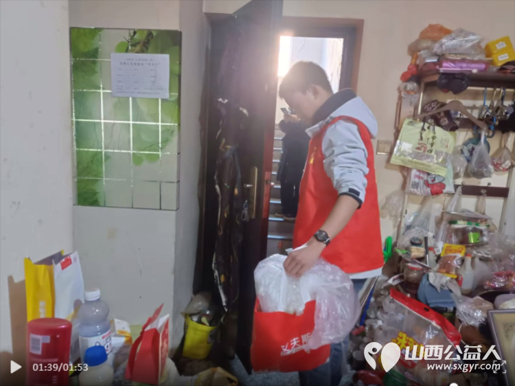 让温暖的阳光洒满社区--临汾市文明交通志愿者协会志愿者们来到漪汾花园社区开展人人学助老悠悠寸草心志愿服务活动 - 第10张