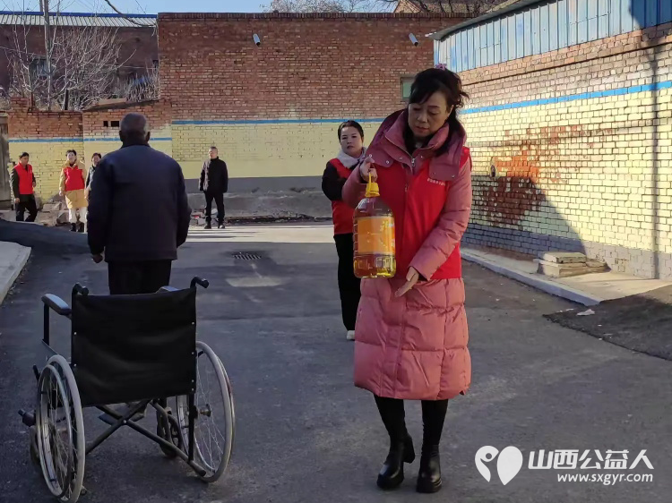 传递人间温暖关爱山村老人长治圆梦公益爱暖困难家庭走访慰问活动送去米面油方便面等慰问品 - 第11张