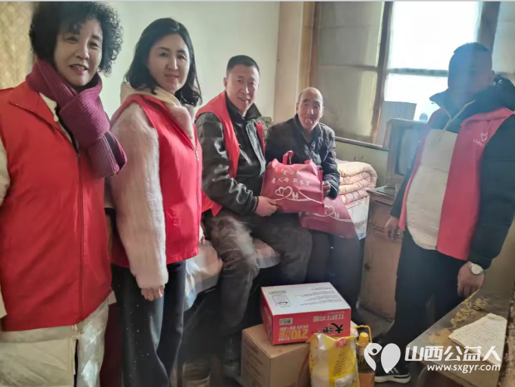 传递人间温暖关爱山村老人长治圆梦公益爱暖困难家庭走访慰问活动送去米面油方便面等慰问品 - 第26张