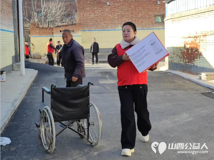 传递人间温暖关爱山村老人长治圆梦公益爱暖困难家庭走访慰问活动送去米面油方便面等慰问品 - 第8张