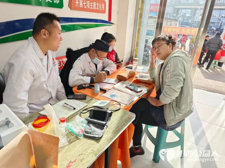 介休市敬老协会2024年12月4日“邻里一家亲”理发义诊志愿服务活动在西关街道馨园路社区举办 - 第20张 - 山西公益人 介休市敬老协会2024年12月4日“邻里一家亲”理发义诊志愿服务活动在西关街道馨园路社区举办 - 第20张