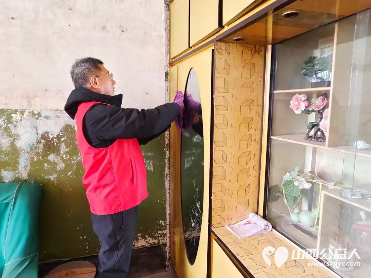 介休市敬老协会敬老爱老助老行动在义棠镇圪塔头村入户特困老人83岁庞海生家 - 第8张 - 山西公益人 介休市敬老协会敬老爱老助老行动在义棠镇圪塔头村入户特困老人83岁庞海生家 - 第8张