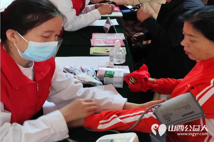 贡献志愿力量创造美好生活 第39届12.5国际志愿者日太原市广场舞协会在尖草坪区优山美郡社区参加活动 - 第2张