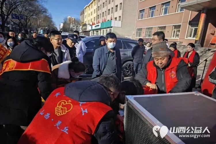 正能量公益山西灵丘县平型关义工联合会配合县政府各单位联合开展了以“社会共治终结艾滋共享健康”为主题的世界艾滋病日宣传活动 - 第10张