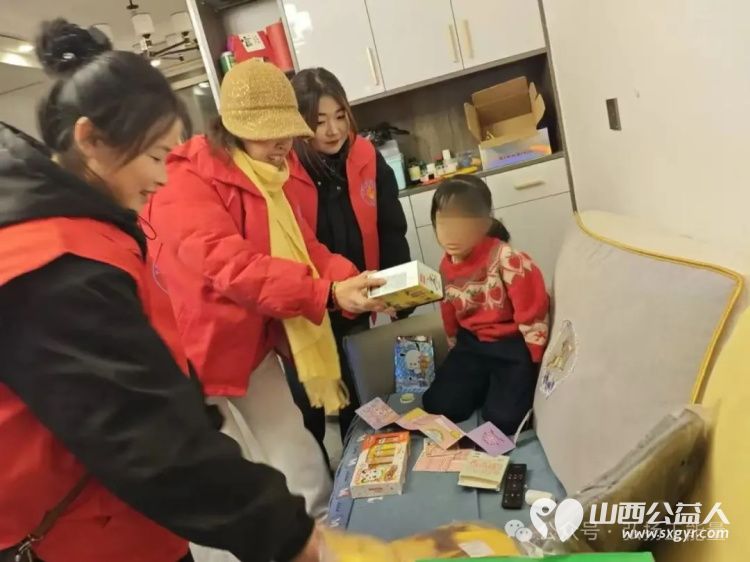 正能量公益山西灵丘县平型关义工联合会走进了武灵镇庄头村和灵源村的几家残疾儿童家庭给残疾儿童送去了特殊的关爱与温情的希望 - 第8张