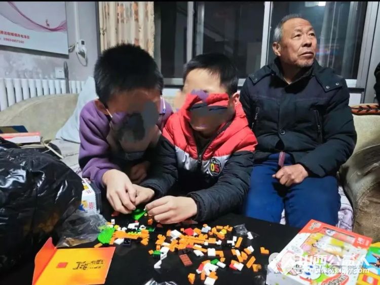 正能量公益山西灵丘县平型关义工联合会走进了武灵镇庄头村和灵源村的几家残疾儿童家庭给残疾儿童送去了特殊的关爱与温情的希望 - 第7张