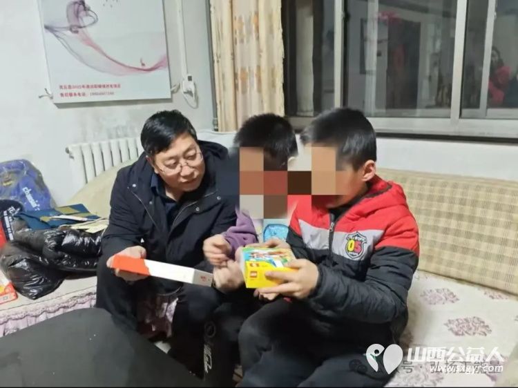 正能量公益山西灵丘县平型关义工联合会走进了武灵镇庄头村和灵源村的几家残疾儿童家庭给残疾儿童送去了特殊的关爱与温情的希望 - 第6张