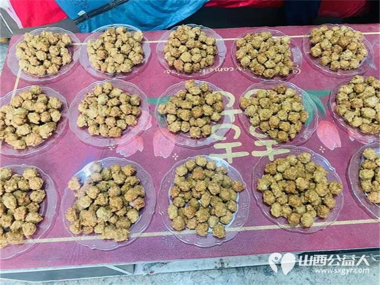 长治市小雨点公益志愿者协会思源分会组织志愿者带着驴肉、牛肉丸子、团子看望孤寡老人 - 第6张