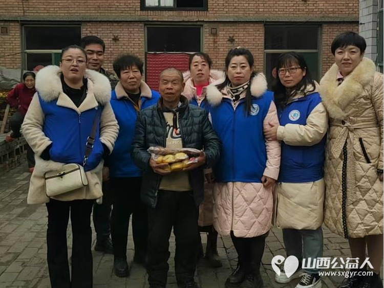 长治市小雨点公益志愿者协会思源分会组织志愿者带着驴肉、牛肉丸子、团子看望孤寡老人 - 第16张