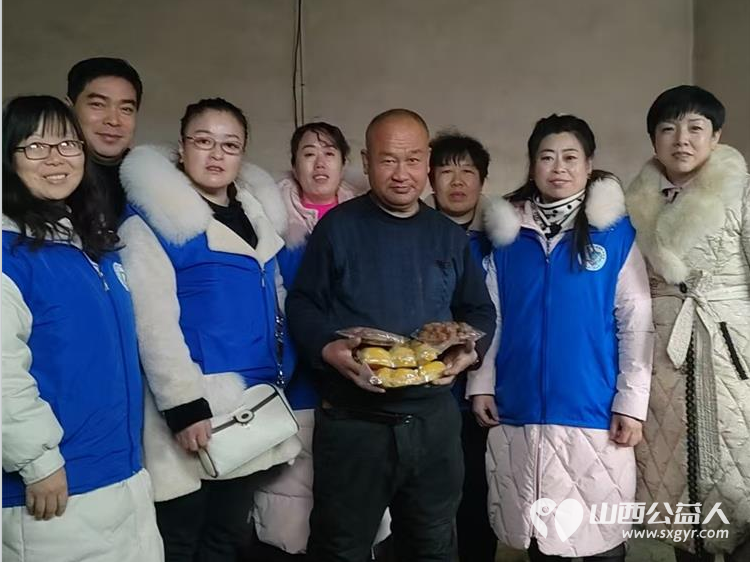长治市小雨点公益志愿者协会思源分会组织志愿者带着驴肉、牛肉丸子、团子看望孤寡老人 - 第15张