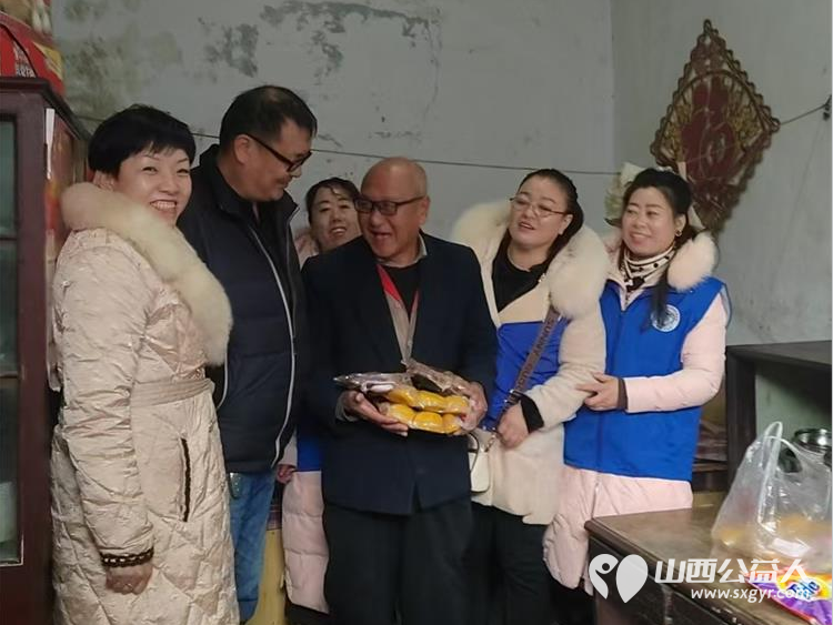 长治市小雨点公益志愿者协会思源分会组织志愿者带着驴肉、牛肉丸子、团子看望孤寡老人 - 第13张