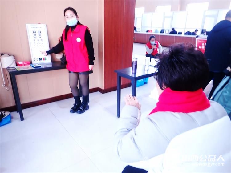 志愿服务进社区健康活动暖人心——介休市敬老协会志愿者2024年12月11日在西南街道新建西路社区为社区老人爱心理发健康义诊服务活动 - 第18张 - 山西公益人 志愿服务进社区健康活动暖人心——介休市敬老协会志愿者2024年12月11日在西南街道新建西路社区为社区老人爱心理发健康义诊服务活动 - 第18张
