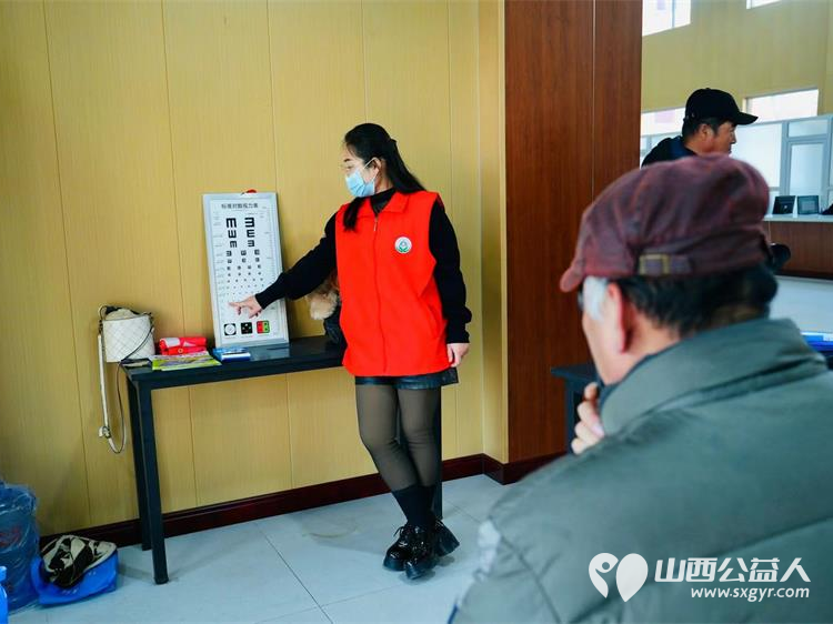 志愿服务进社区健康活动暖人心——介休市敬老协会志愿者2024年12月11日在西南街道新建西路社区为社区老人爱心理发健康义诊服务活动 - 第14张 - 山西公益人 志愿服务进社区健康活动暖人心——介休市敬老协会志愿者2024年12月11日在西南街道新建西路社区为社区老人爱心理发健康义诊服务活动 - 第14张